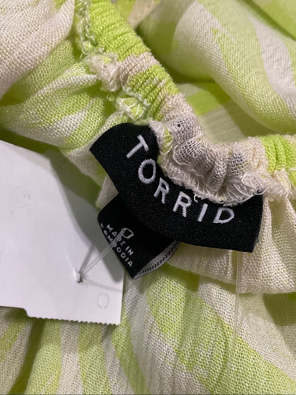 torrid Sharp Lime Green and White Tie Back Puff Sleeve V-Neck Palm Print Size L - Picture 6 of 8